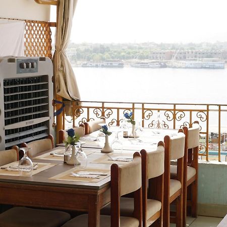 Merry Land Hotel & Roof Top Nile Restaurant Luxor Ngoại thất bức ảnh