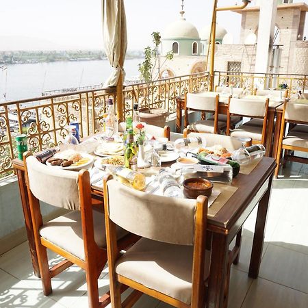 Merry Land Hotel & Roof Top Nile Restaurant Luxor Ngoại thất bức ảnh