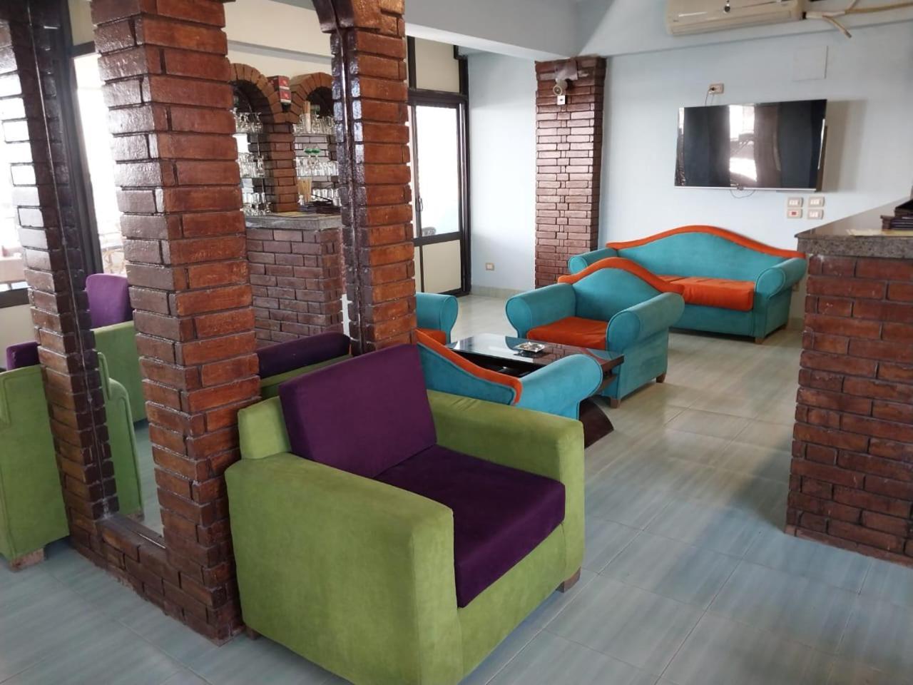 Merry Land Hotel & Roof Top Nile Restaurant Luxor Ngoại thất bức ảnh