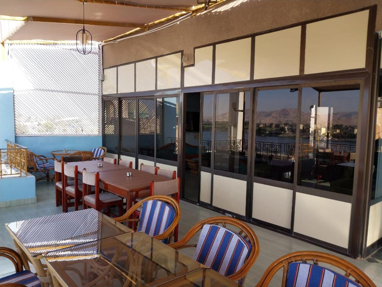 Merry Land Hotel & Roof Top Nile Restaurant Luxor Ngoại thất bức ảnh