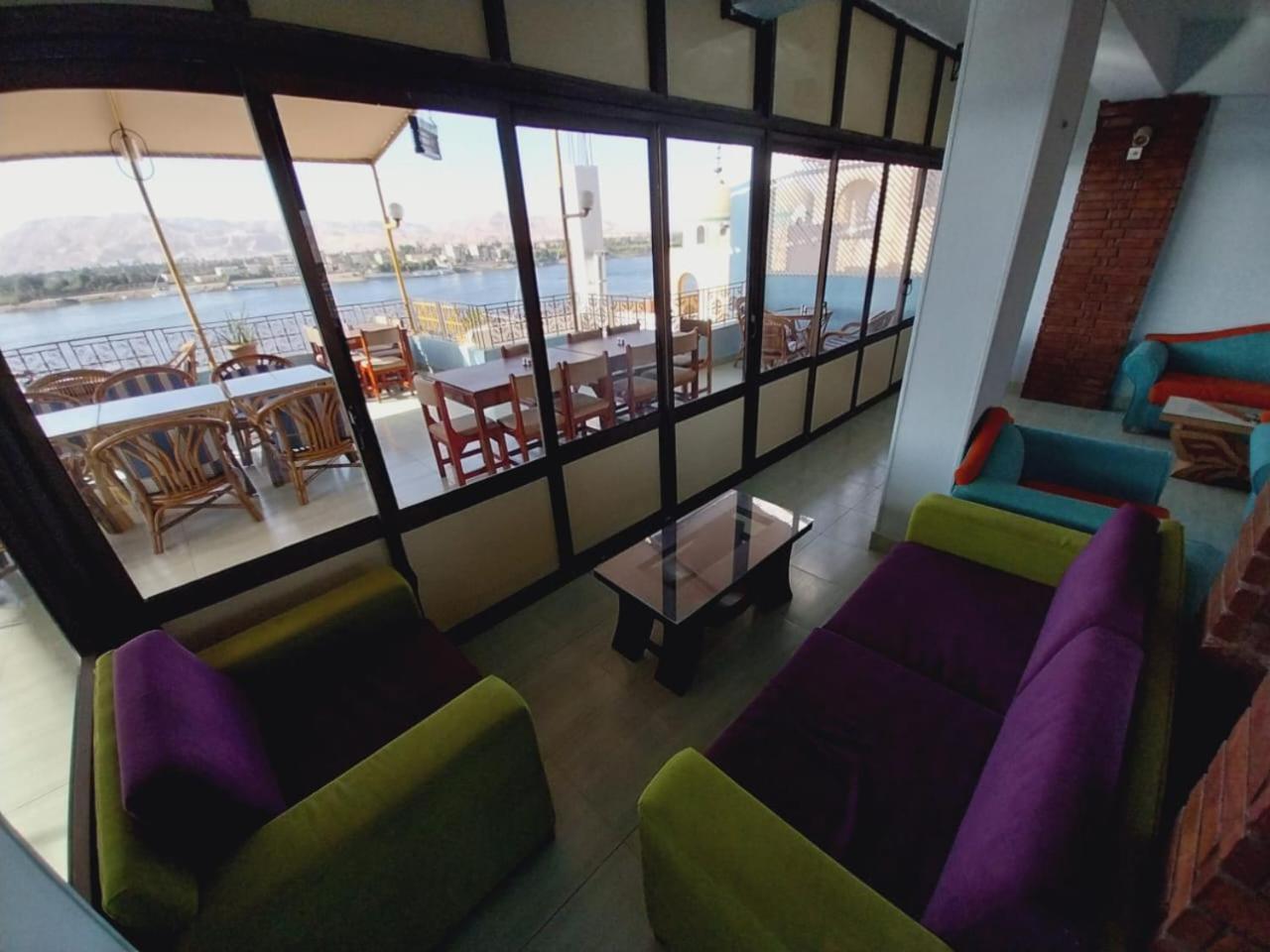 Merry Land Hotel & Roof Top Nile Restaurant Luxor Ngoại thất bức ảnh