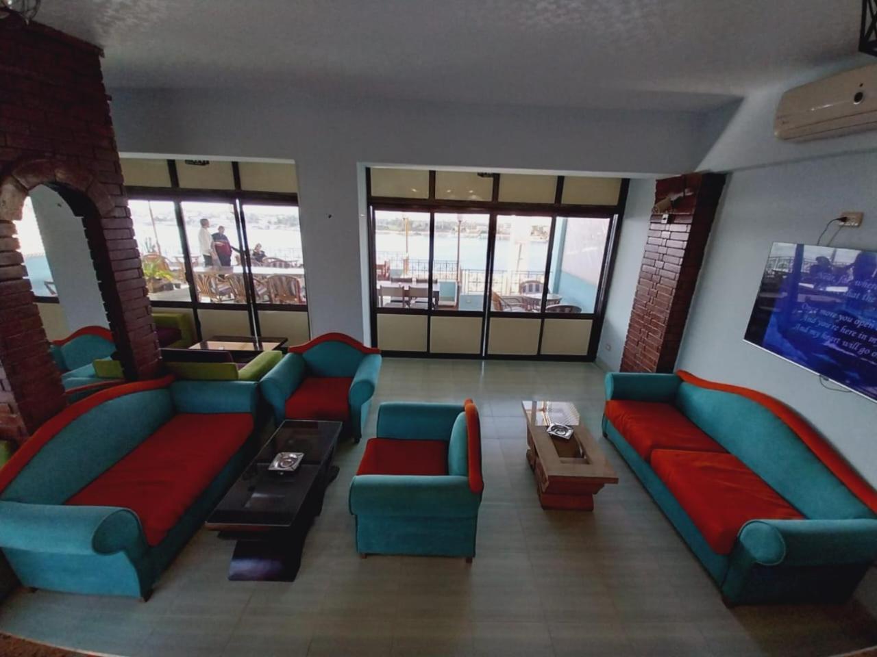 Merry Land Hotel & Roof Top Nile Restaurant Luxor Ngoại thất bức ảnh