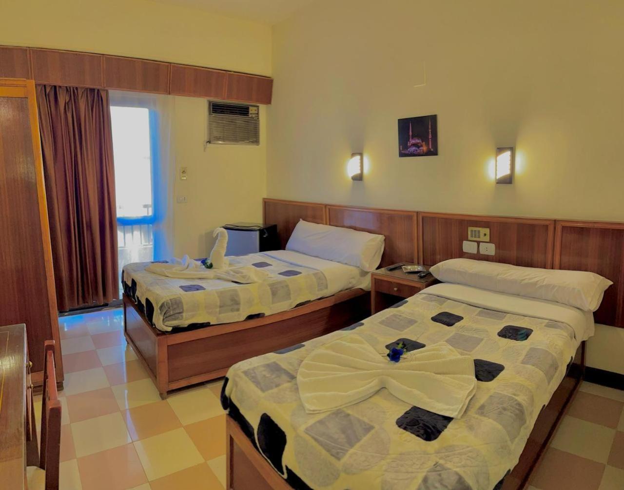 Merry Land Hotel & Roof Top Nile Restaurant Luxor Ngoại thất bức ảnh