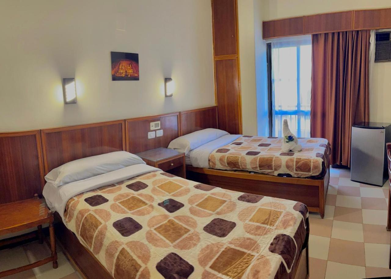 Merry Land Hotel & Roof Top Nile Restaurant Luxor Ngoại thất bức ảnh