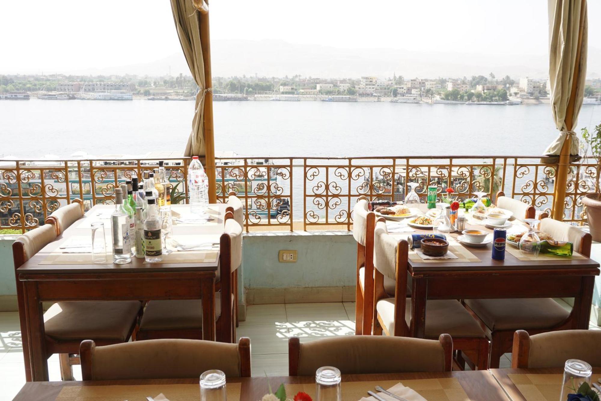 Merry Land Hotel & Roof Top Nile Restaurant Luxor Ngoại thất bức ảnh