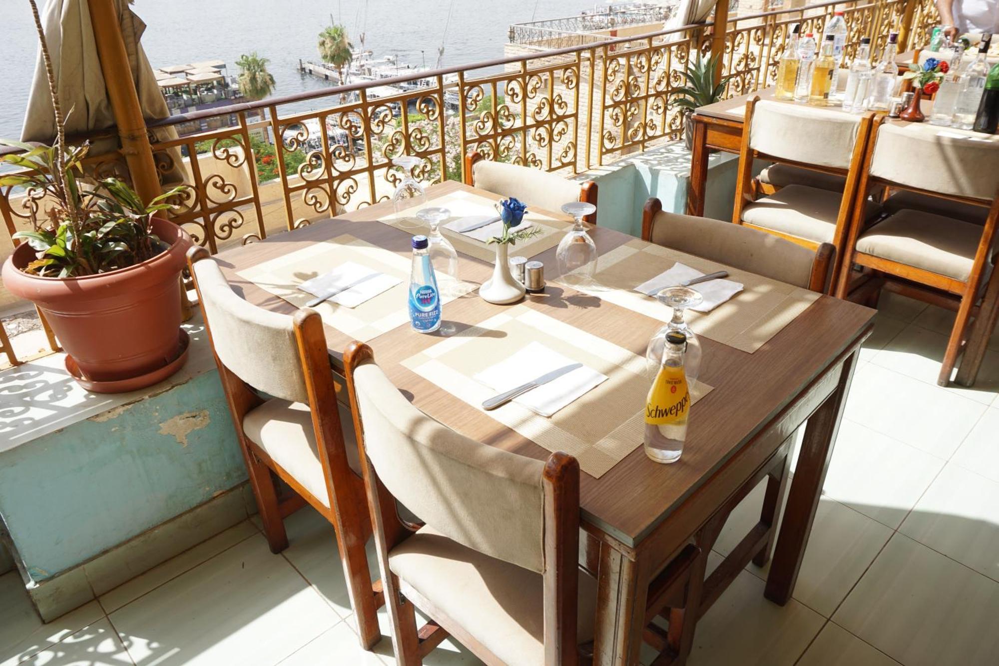Merry Land Hotel & Roof Top Nile Restaurant Luxor Ngoại thất bức ảnh