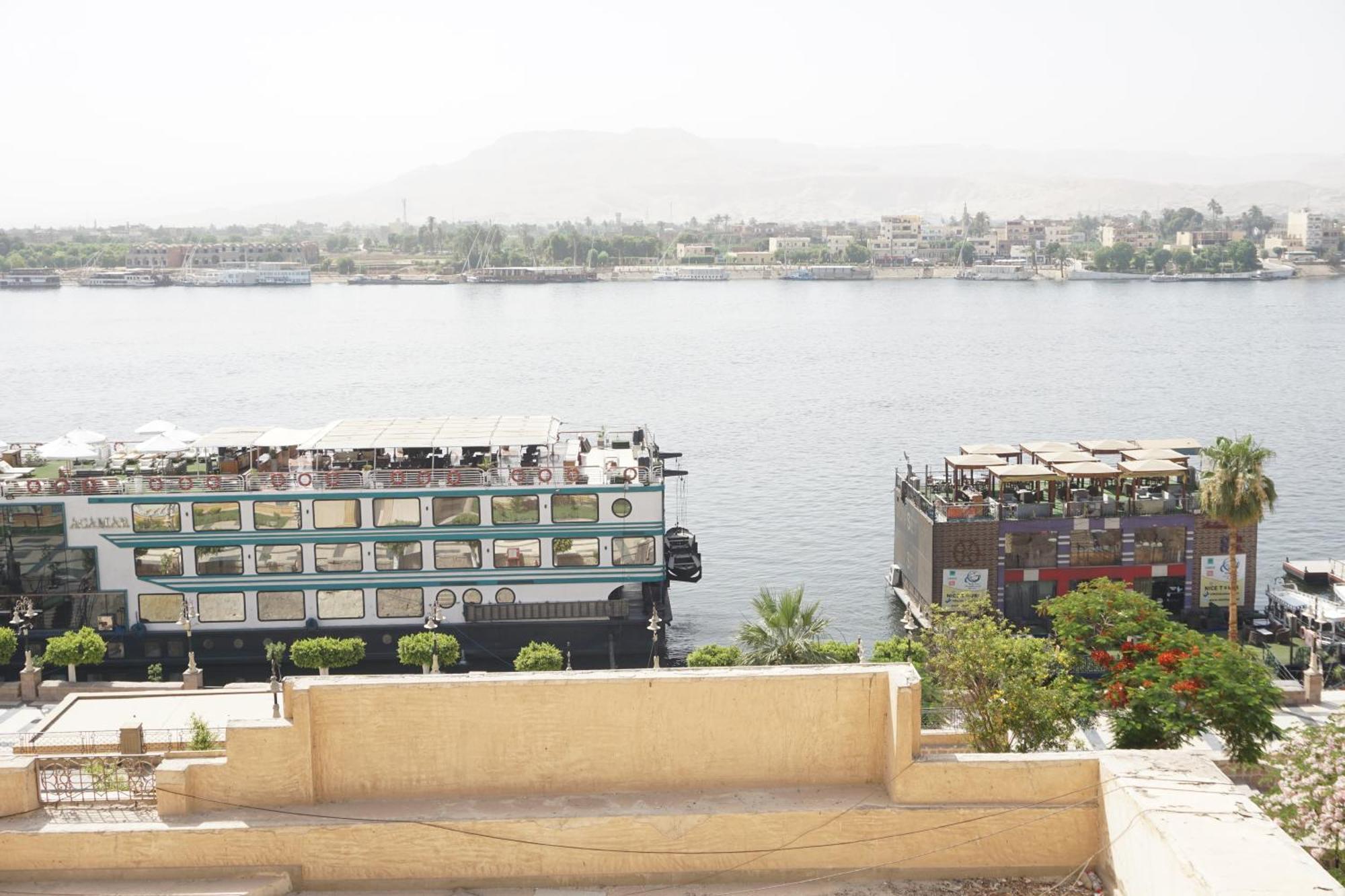 Merry Land Hotel & Roof Top Nile Restaurant Luxor Ngoại thất bức ảnh