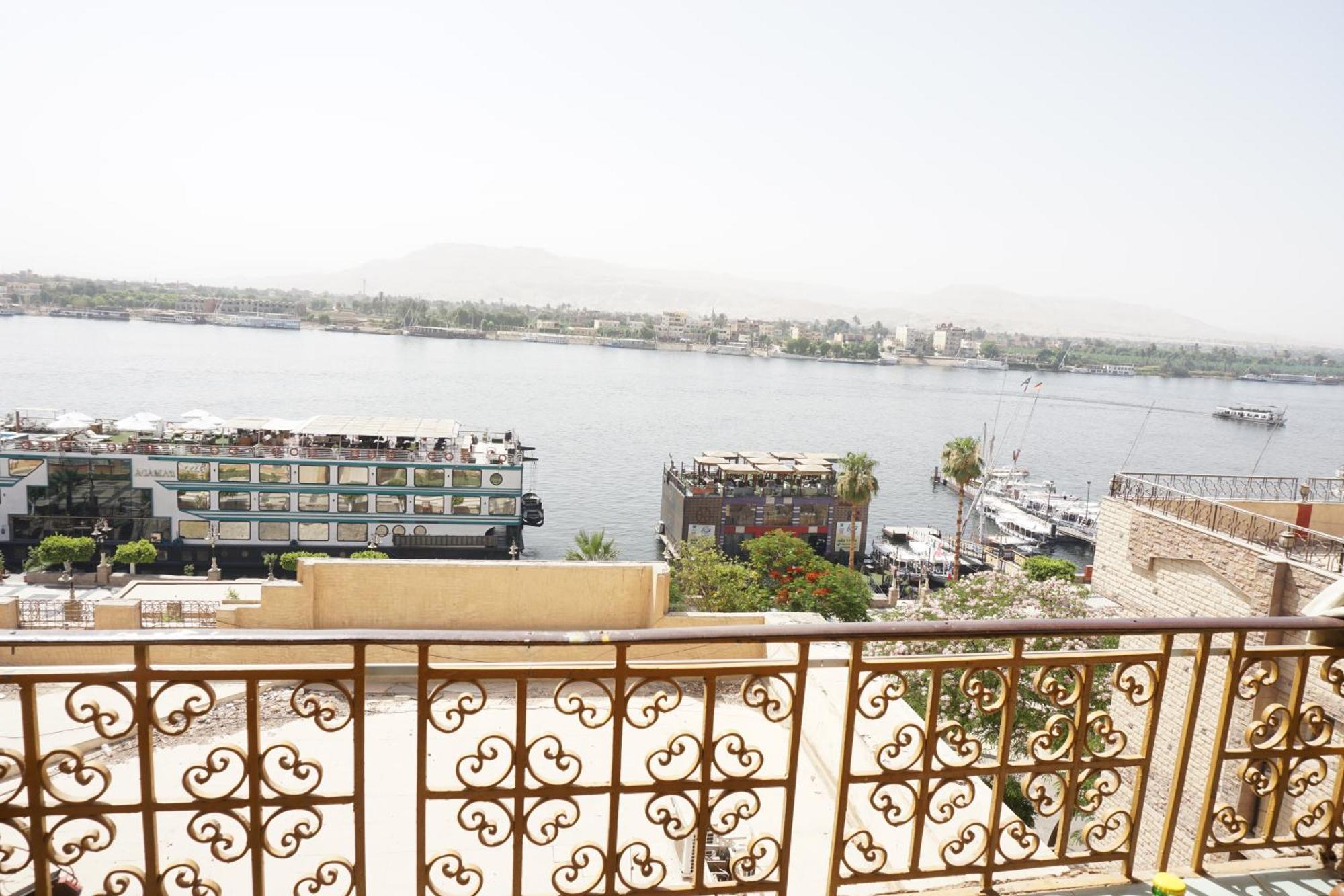 Merry Land Hotel & Roof Top Nile Restaurant Luxor Ngoại thất bức ảnh