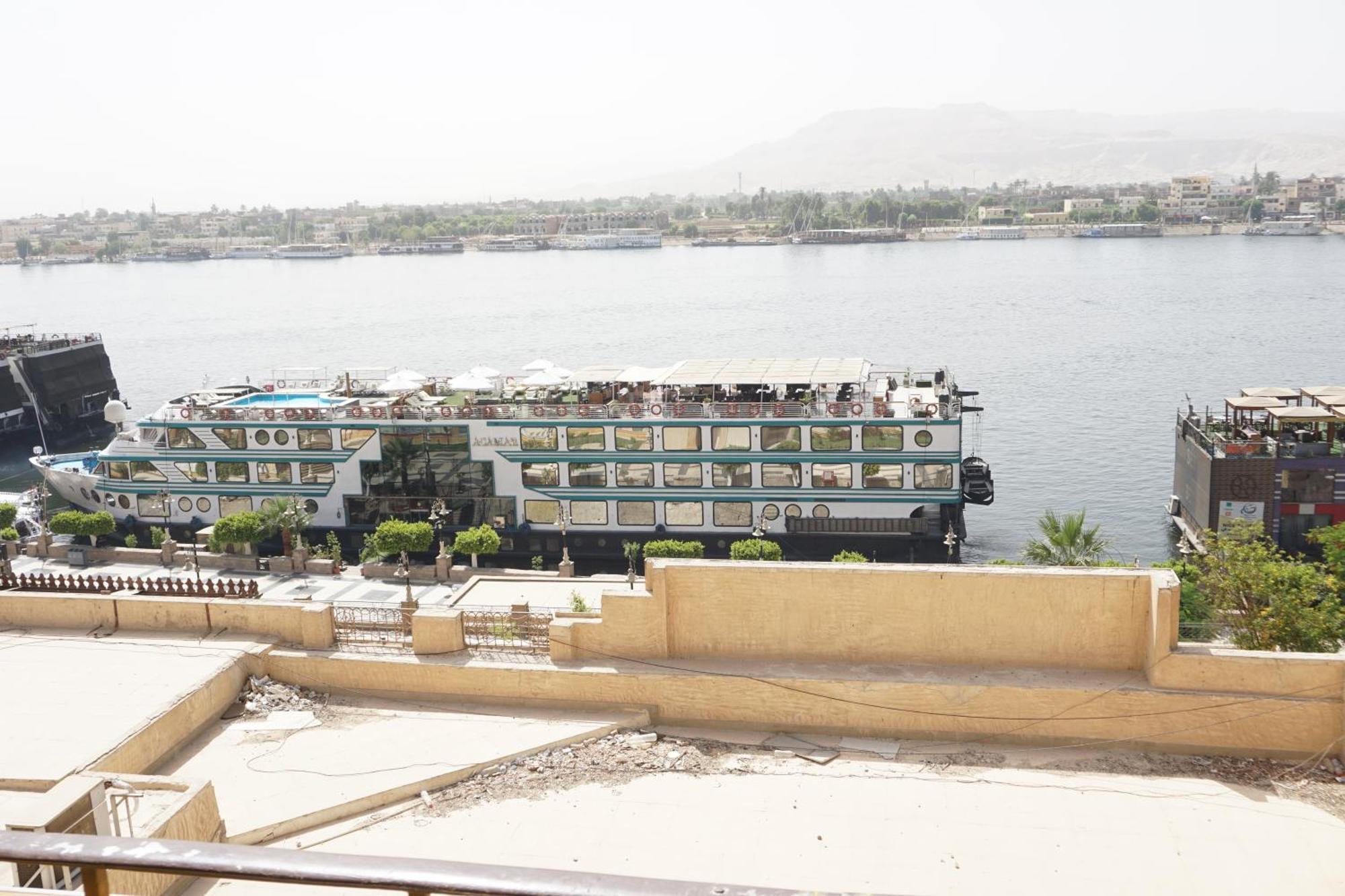 Merry Land Hotel & Roof Top Nile Restaurant Luxor Ngoại thất bức ảnh
