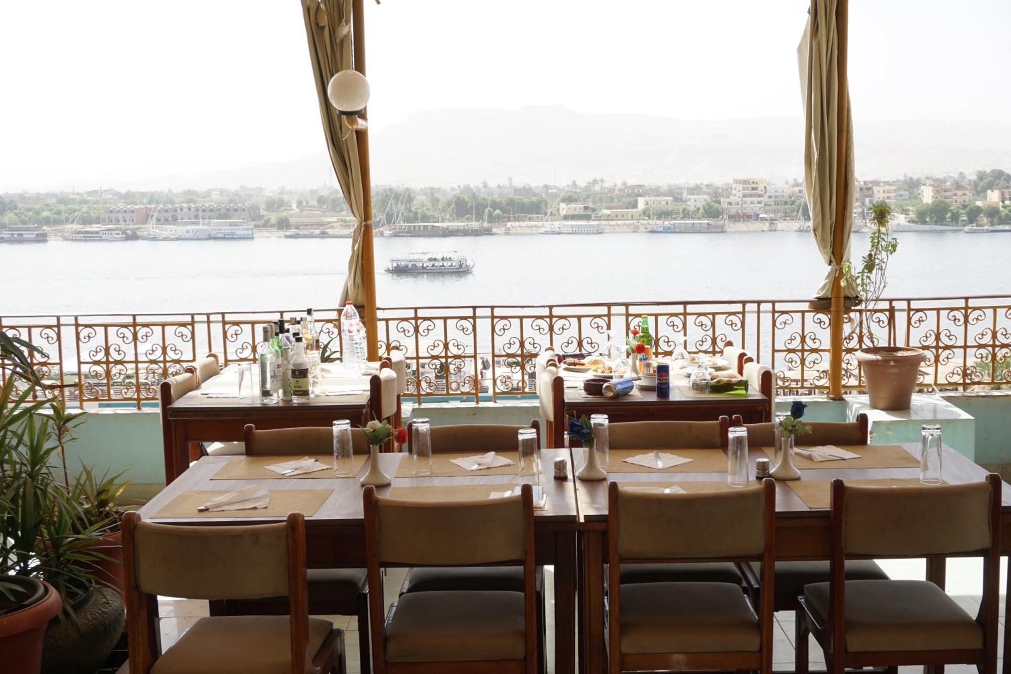 Merry Land Hotel & Roof Top Nile Restaurant Luxor Ngoại thất bức ảnh
