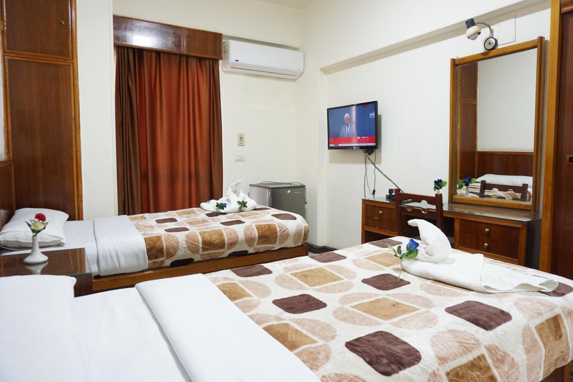 Merry Land Hotel & Roof Top Nile Restaurant Luxor Ngoại thất bức ảnh